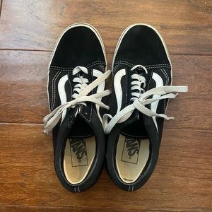 Woman’s Vans Old Skool Shoes (Black / White), Size 8
